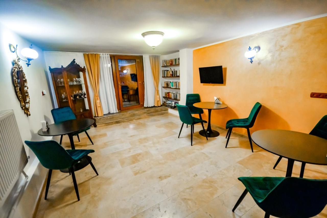 Sarada Boutique Luxury Apartment Deva Eksteriør billede